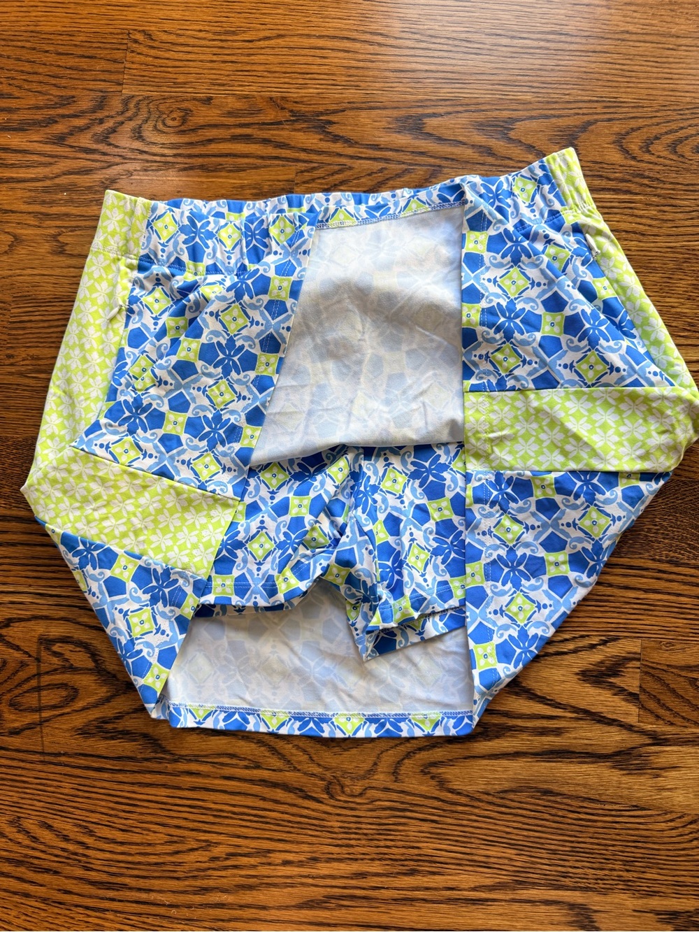 J.McLaughlin Lime Green Blue Skort. Stretch material. EUC Side zip pockets. M - Picture 6 of 11